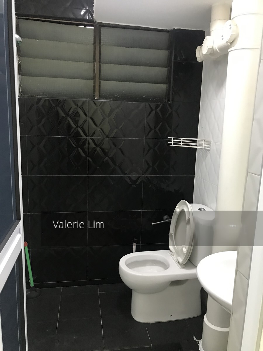 Ang Mo Kio Avenue 10 (D20), Shop House #248722061